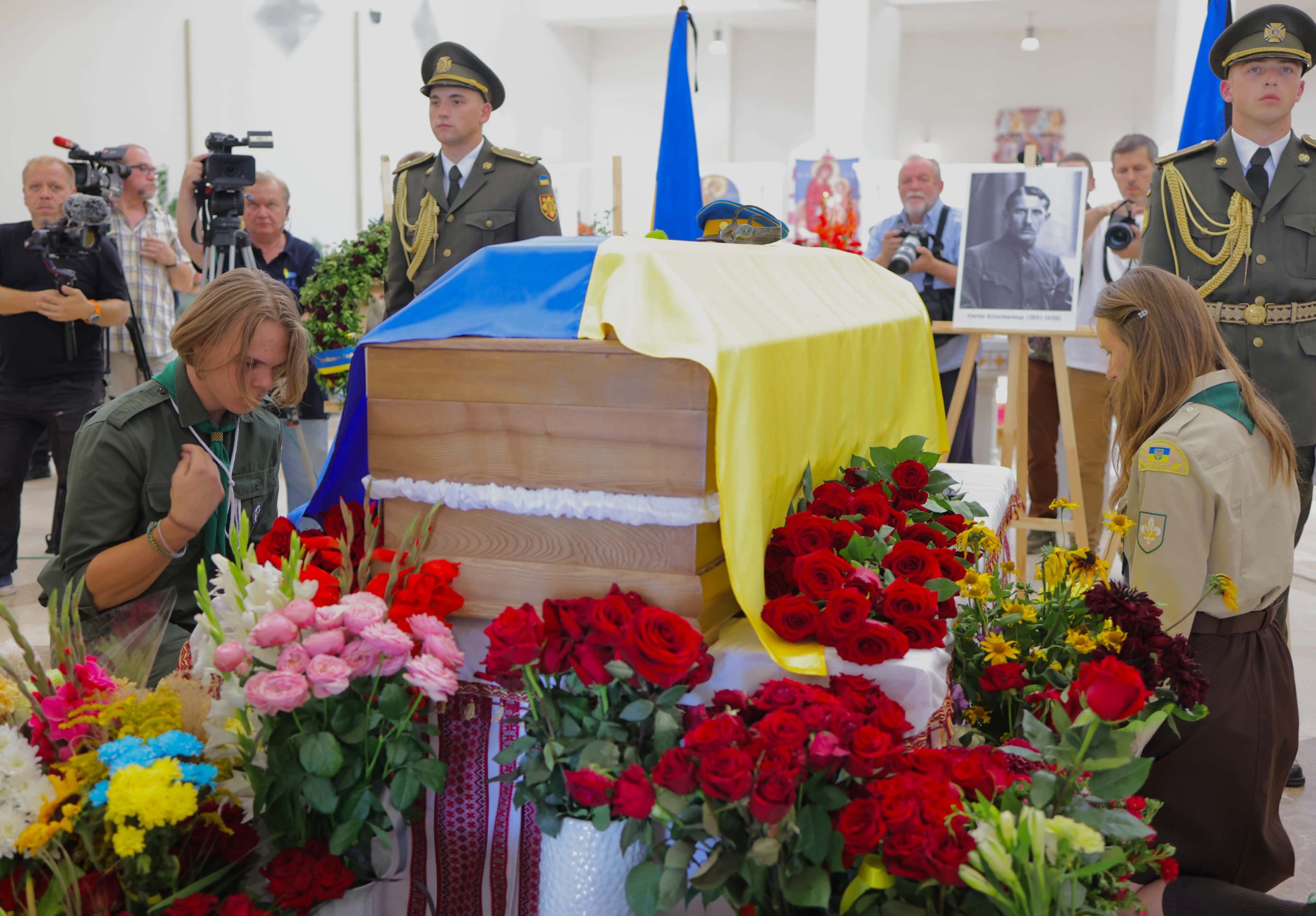 Повернення полковника: чому перепоховання Євгена Коновальця є знаковим для Пласту та всієї України